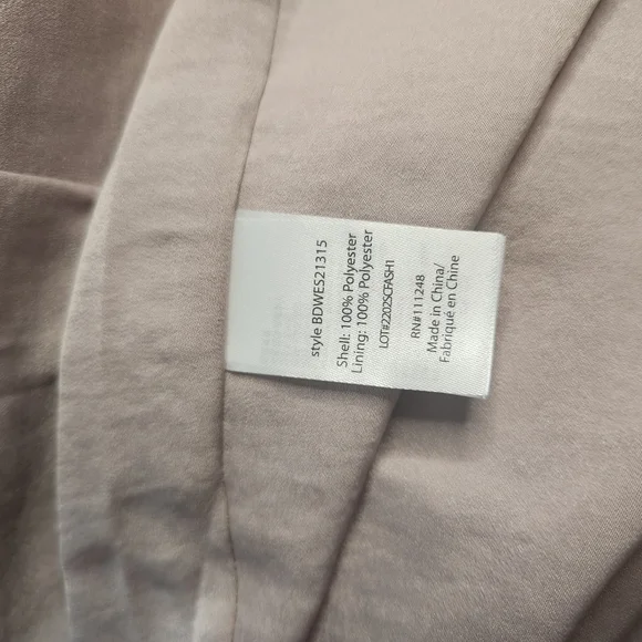 NWT Barefoot Dreams Washed Satin Notched Collar Robe Robes